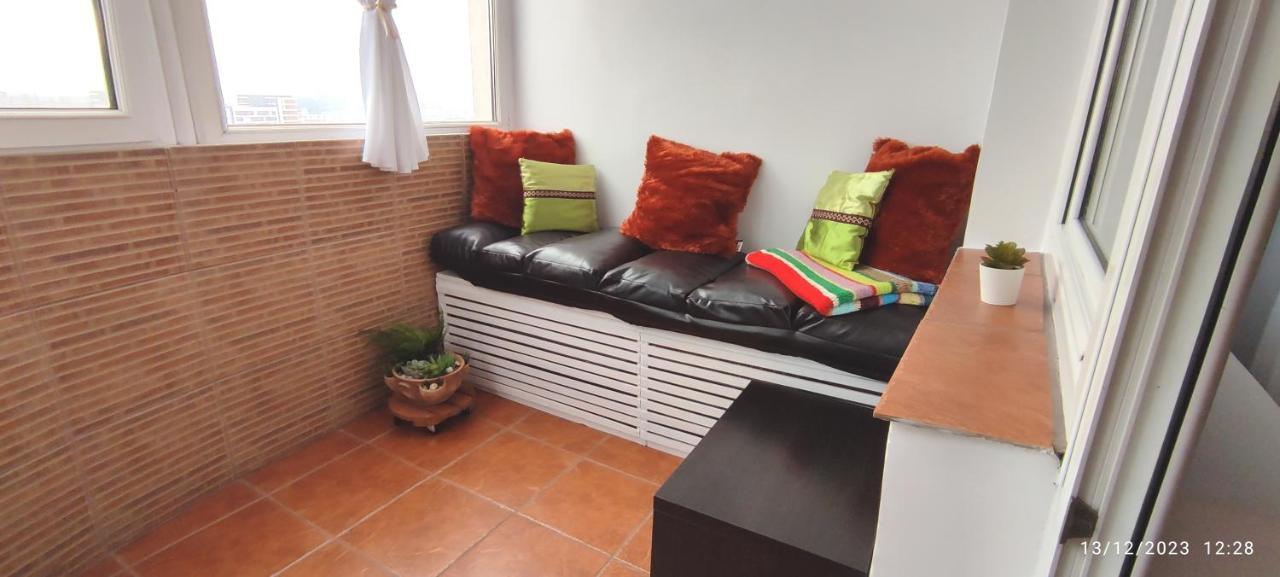 Platinum Apartment - Apartament Cu 3 Camere, 2 Dormitoare, 2 Bai, Bucatarie Complet Utilata, 2 Balcoane Бухарест Екстер'єр фото