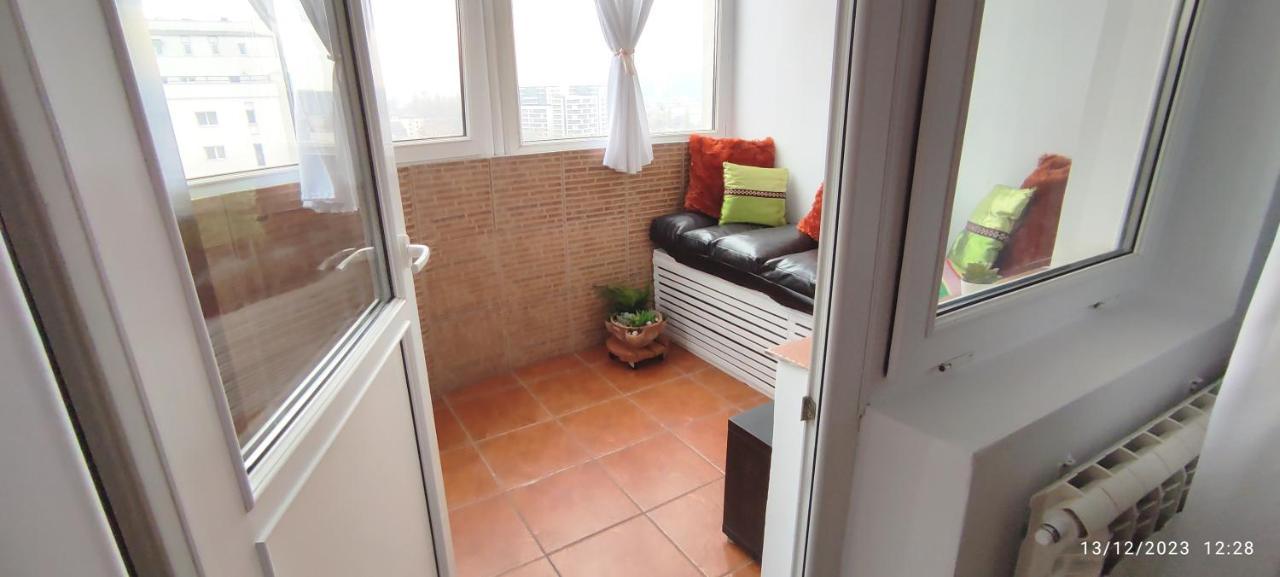 Platinum Apartment - Apartament Cu 3 Camere, 2 Dormitoare, 2 Bai, Bucatarie Complet Utilata, 2 Balcoane Бухарест Екстер'єр фото