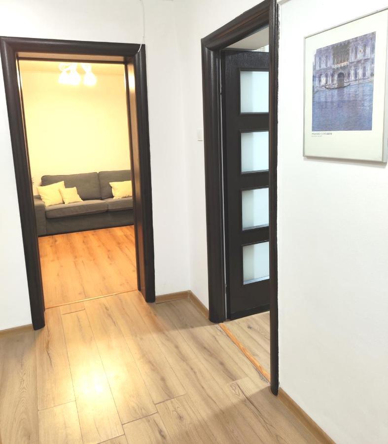 Platinum Apartment - Apartament Cu 3 Camere, 2 Dormitoare, 2 Bai, Bucatarie Complet Utilata, 2 Balcoane Бухарест Екстер'єр фото