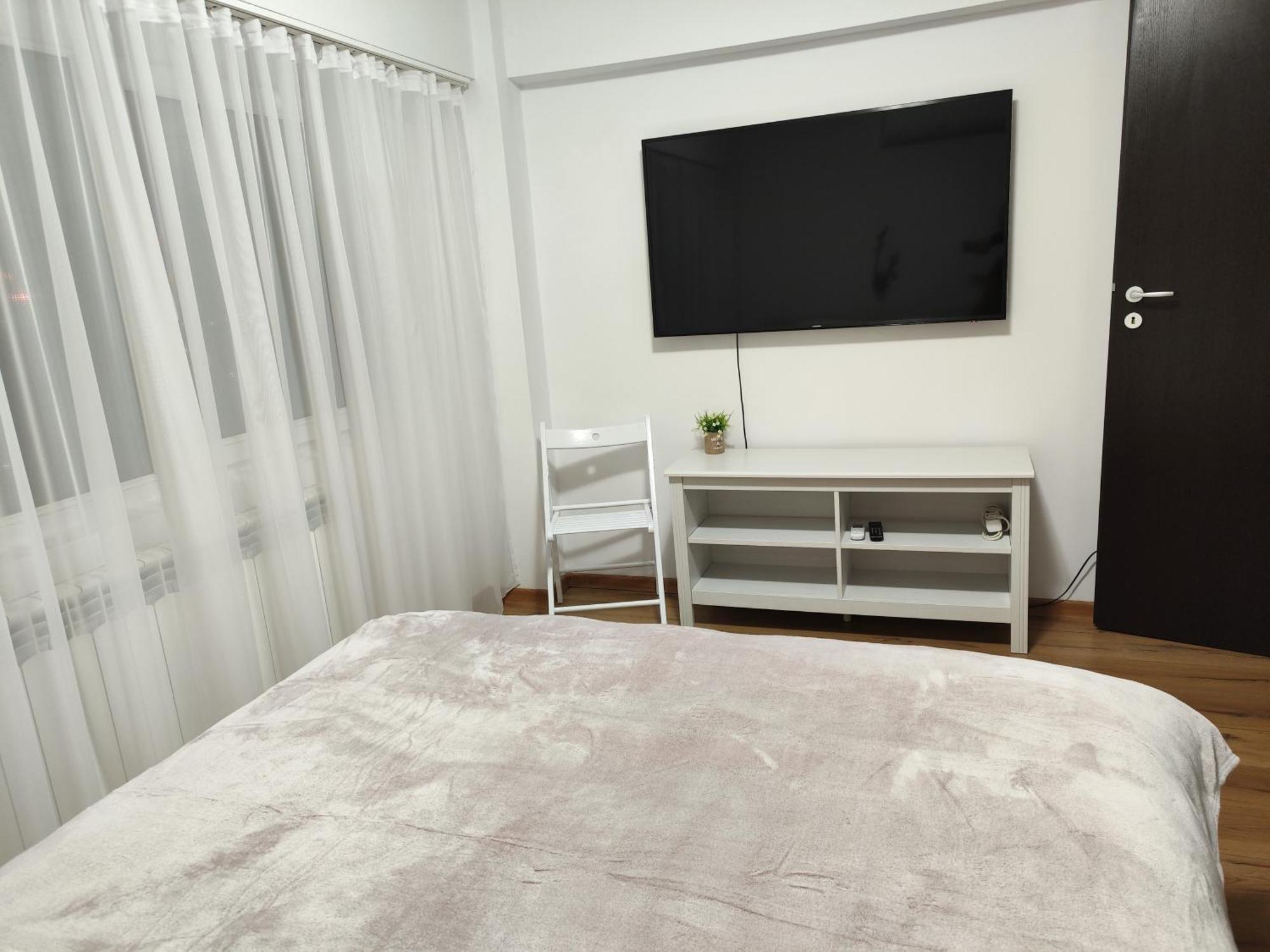 Platinum Apartment - Apartament Cu 3 Camere, 2 Dormitoare, 2 Bai, Bucatarie Complet Utilata, 2 Balcoane Бухарест Екстер'єр фото
