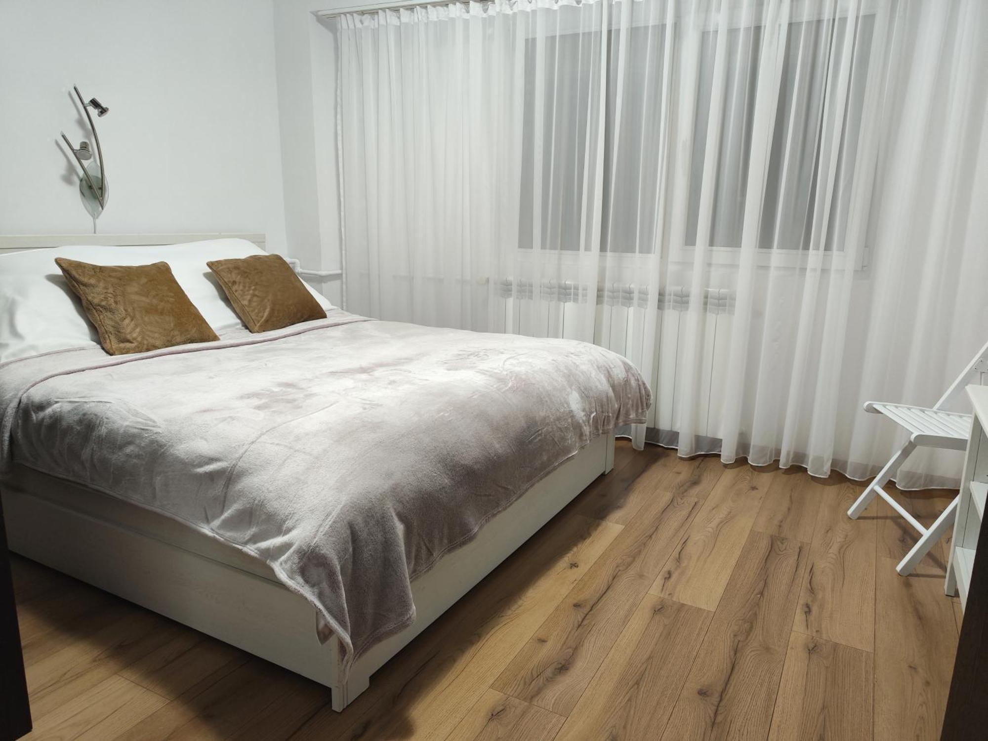 Platinum Apartment - Apartament Cu 3 Camere, 2 Dormitoare, 2 Bai, Bucatarie Complet Utilata, 2 Balcoane Бухарест Екстер'єр фото