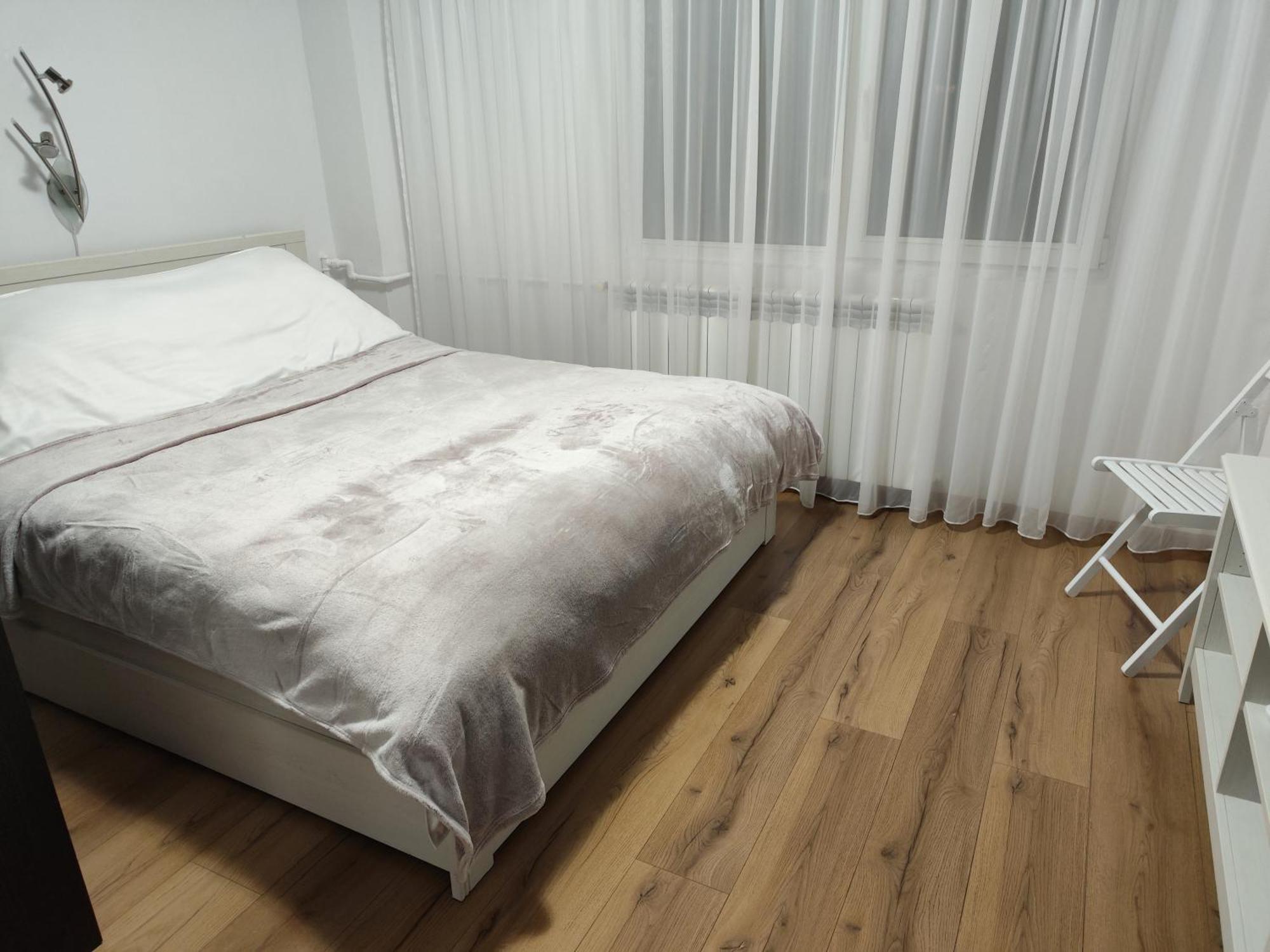 Platinum Apartment - Apartament Cu 3 Camere, 2 Dormitoare, 2 Bai, Bucatarie Complet Utilata, 2 Balcoane Бухарест Екстер'єр фото